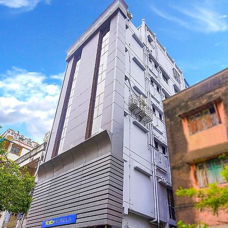แฟ็บโฮเทล อีรอส 211 Hotel โกลกาตา ภายนอก รูปภาพ