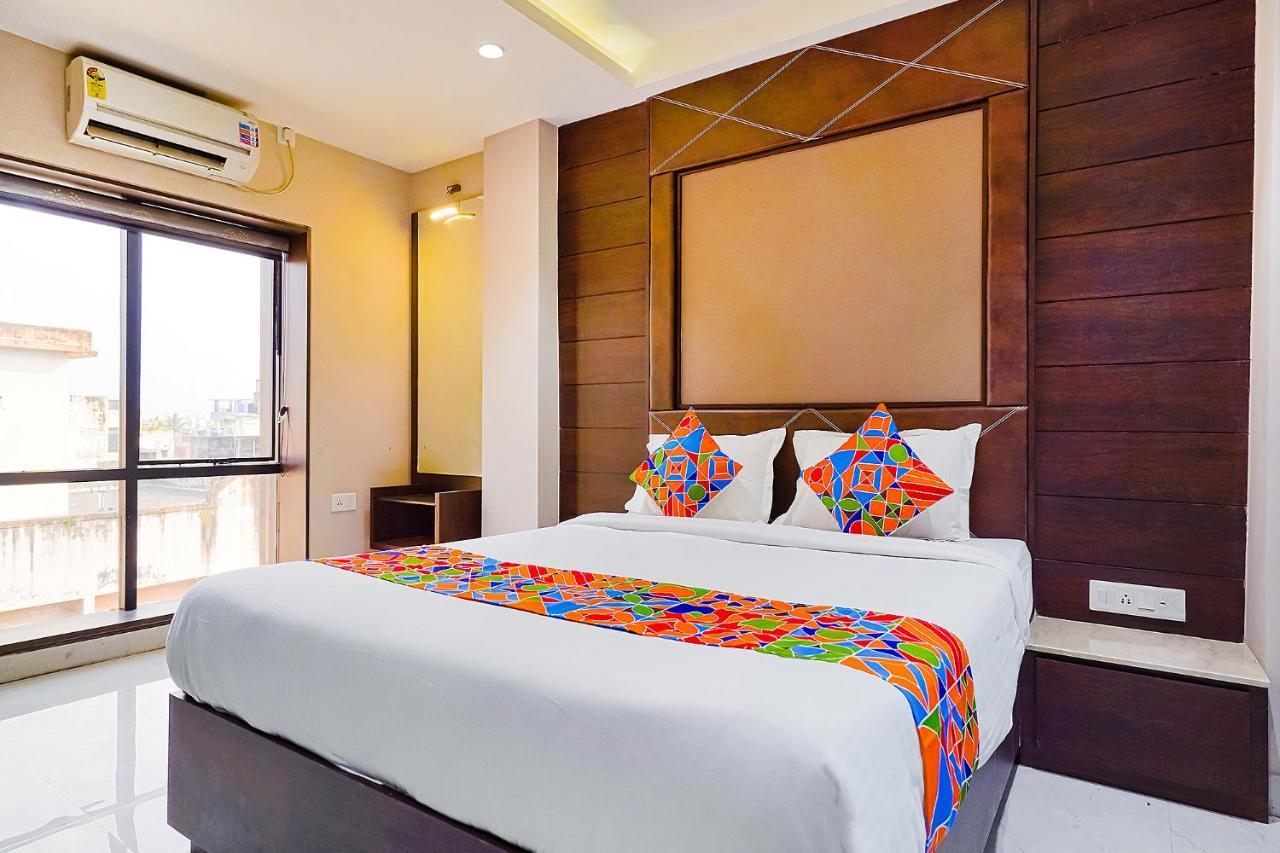 แฟ็บโฮเทล อีรอส 211 Hotel โกลกาตา ภายนอก รูปภาพ