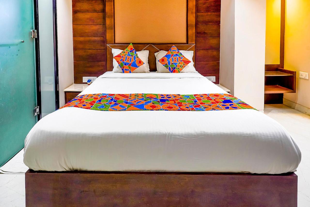 แฟ็บโฮเทล อีรอส 211 Hotel โกลกาตา ภายนอก รูปภาพ