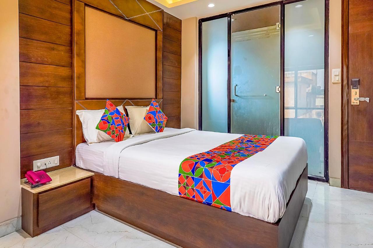 แฟ็บโฮเทล อีรอส 211 Hotel โกลกาตา ภายนอก รูปภาพ